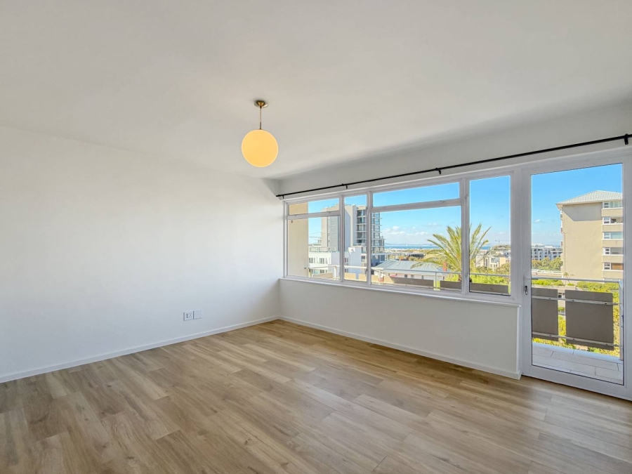 To Let 2 Bedroom Property for Rent in Green Point Western Cape
